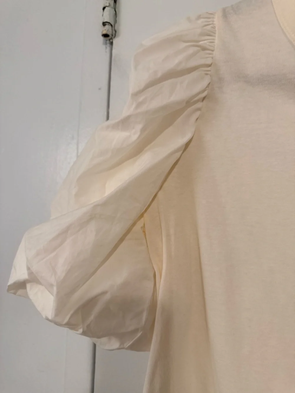 H&M Ivory Puff Sleeve Tee - Picture 3 of 7
